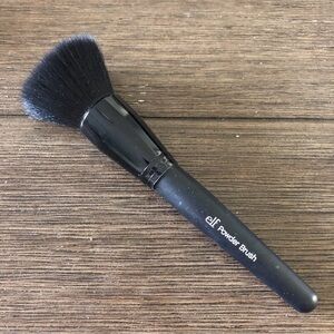ELF Make-up Brush: Powder Brush